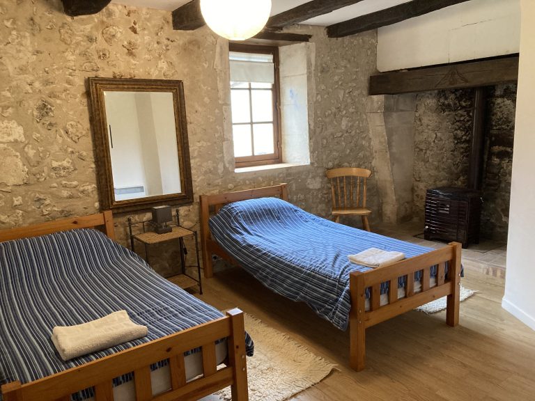 Large twin room